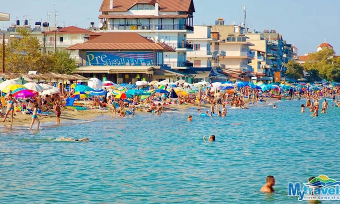 Katerini Apartment | Homerez - 50 m away from the beach! Beautiful appartement for 4 ppl. at Paralia