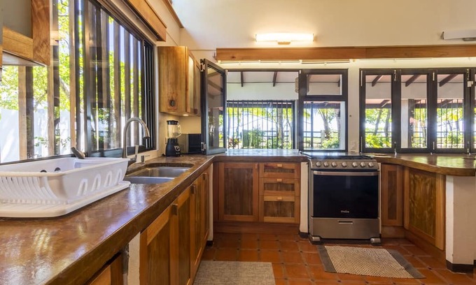 Esterillos Oeste House | Casa Tortuga - Beachfront House