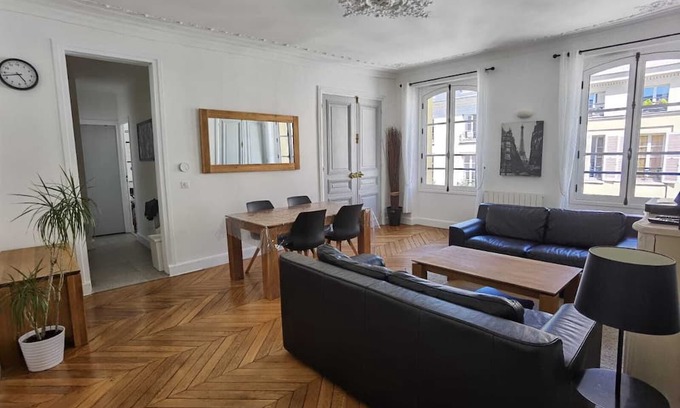 Saint-Louis Apartment | 3 ROOMS 4*, IN THE HEART OF THE HISTORIC DISTRICT OF VERSAILLES
