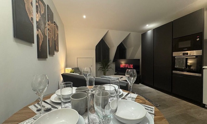 Farnham Common Apartment | Two-Bedroom Apartment