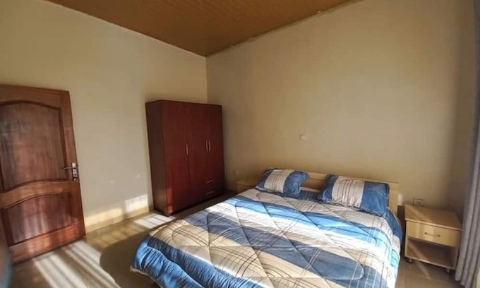 Kinazi House | Cheerful home in Nyamata
