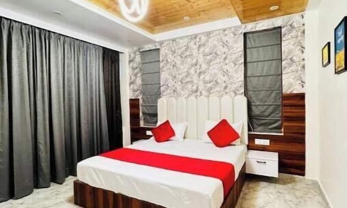 Shimla Condo | Dreamville Stays Shimla - Luxury Homestay and B&B unit 4