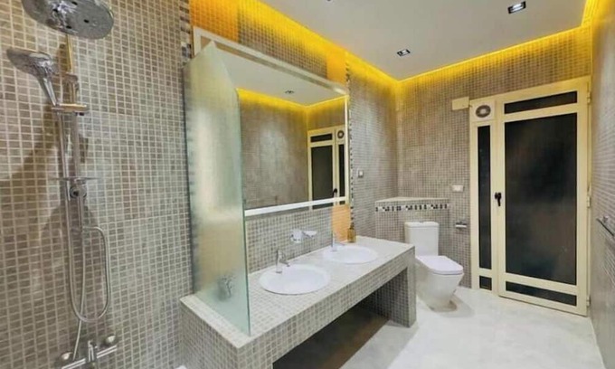 Al Duqqi Apartment | Hjertet av Al Mohandiseen