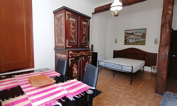 Castellane Apartment | Apartment '2nd Floor' with Wi-Fi