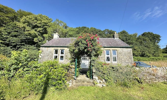 Tarbert Cottage | Cosy, Secluded Detached Stone Cottage, Loch Views