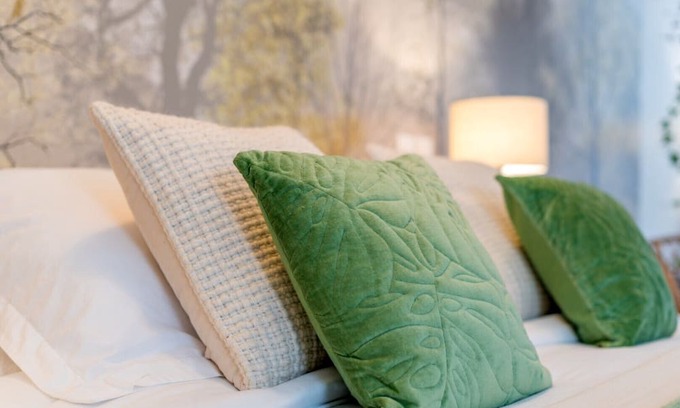 Saint-Pons Bed & Breakfast | Guest Room 'Le Grenier' with Mountain View, Shared Pool and Wi-Fi