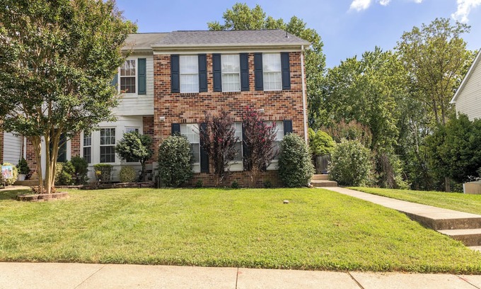 Bel Air South House | Cozy 2-bedroom townhome in superb Bel Air close to dining, shops and local charm