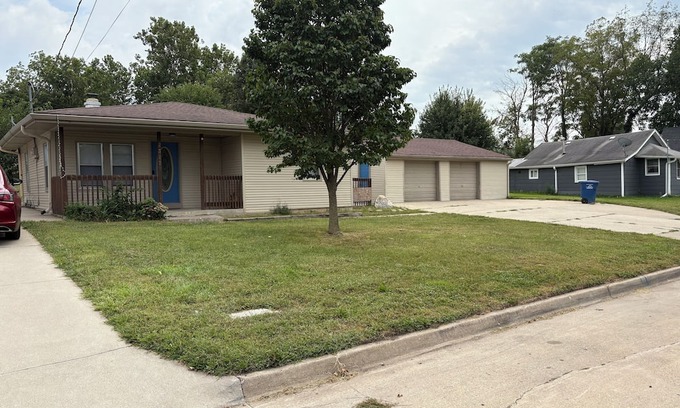 Berwick House | Lovely 3-bedroom house with AC in Des Moines