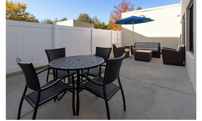 Harrisburg Hotel | Luxury hotel with a fitness center and AC in the heart of Harrisburg.