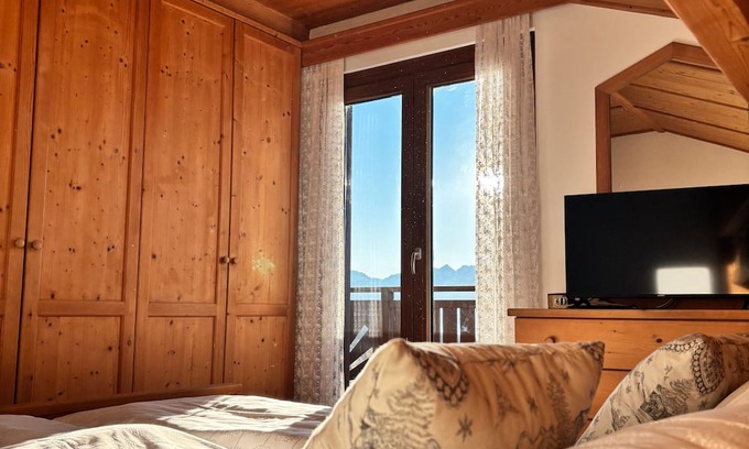 Fondo Apartment | Apartment 'Holzsuite' with Mountain View, Balcony and Wi-Fi
