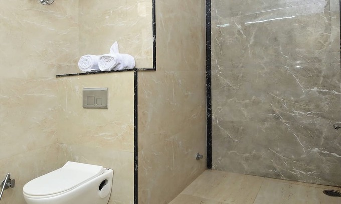 Vidhyadhar Nagar Villa | Spacious 6 bedroom villa in gorgeous Jaipur with swimming pool