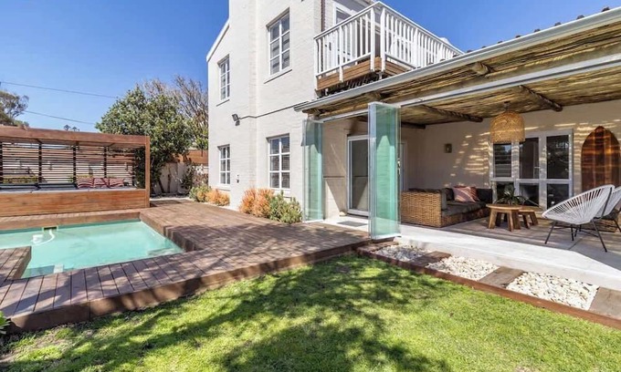 Milnerton House | Flamingo Villa @ Beach/Pool/Luxury/Solar Back Up