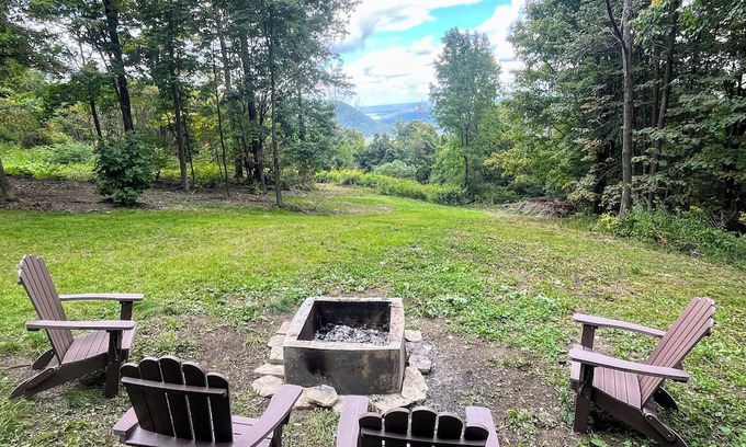 Scottsburg Cabin | Lake View with 7 Acres & WiFi near Naples and Outdoor Fun!
