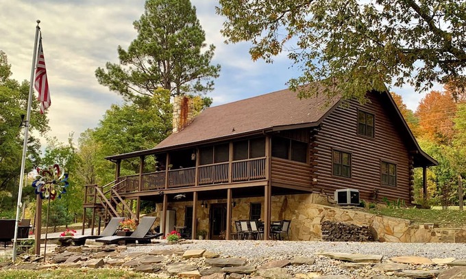 Livingston County Cabin | Log cabin w/walk out basement and loft located on Ohio Rivers edge.