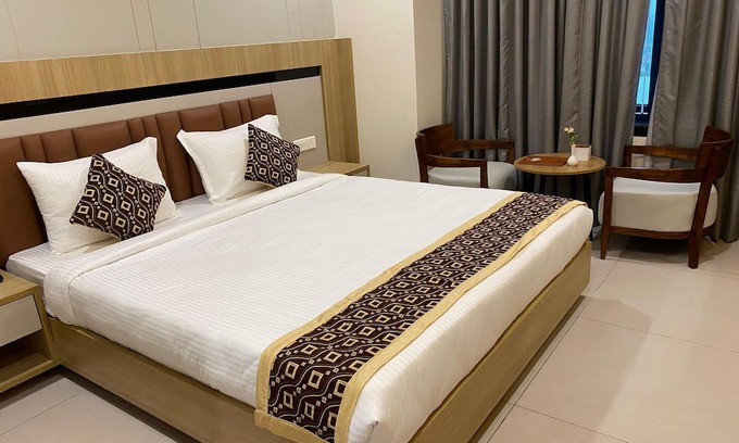 Hyderabad Hotel | Sangam Hotel By Sameeksha Hospitality