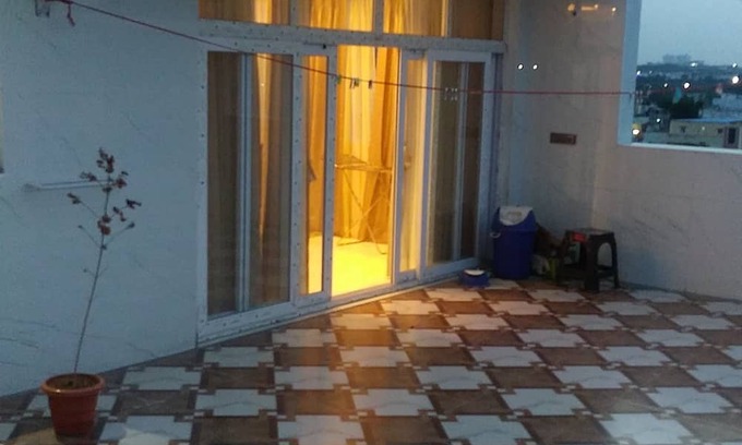 Toli Chowki Apartment | 3-bedroom apartment in perfect Hyderabad with AC