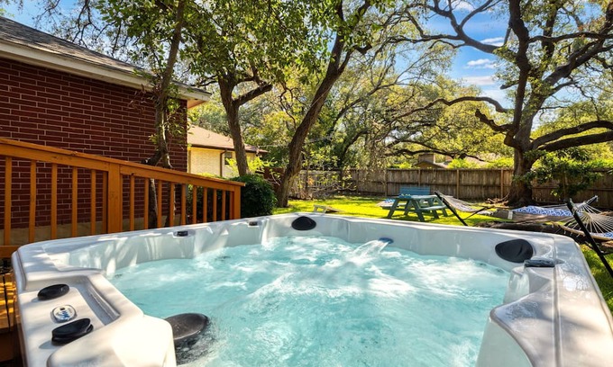 North San Antonio - SAT House | New Listing! Castle Hills Gem - Sleeps-14 - Game Room - Hot Tub - Best Location!