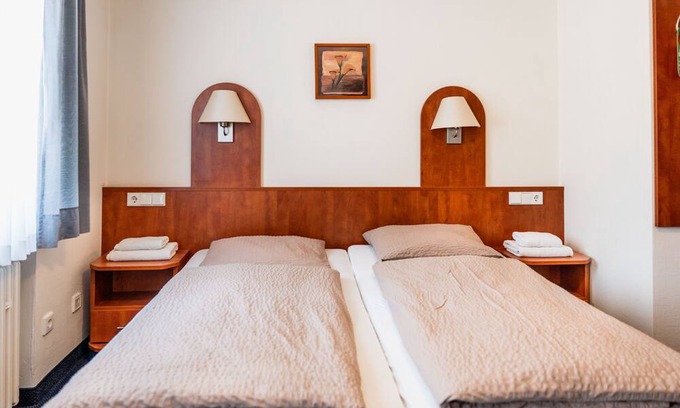 Huenfeld Hotel | Double or Twin-Private Bathroom-Standard