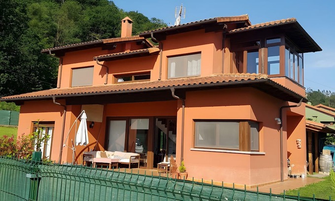 La Vega de los Caseros House | Holiday Home 'Casa Carmen' with Mountain Views