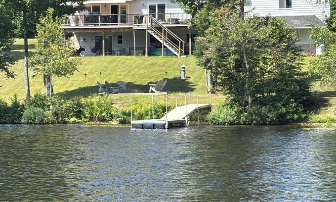 Errol House | Spacious 5-bedroom lake house on Akers Pond in Errol