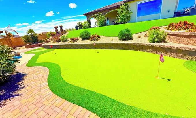 Foothills House | Sophisticated luxury Paradise-Resort,Spectacular Strip & Mountain View’s, Pool.!