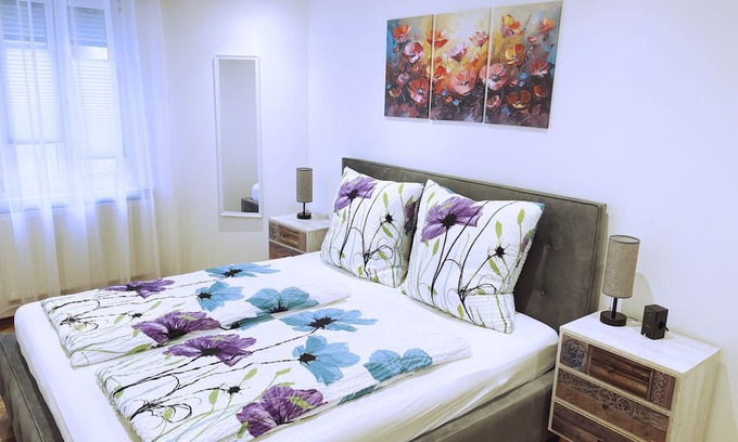 Neustadt an der Aisch House | Quiet luxury apartment in the heart of the old town