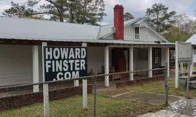 Summerville Apartment | Adorable apartment with AC in the Howard Finster Vision House Museum