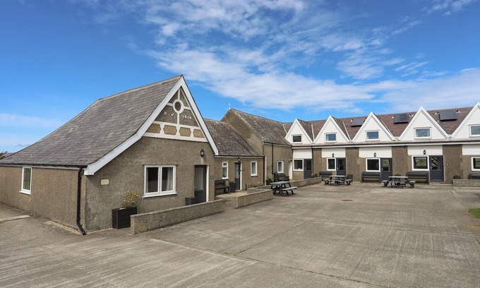 Llanengan Cottage | YSGO - 6 TY'N DON, family friendly, with a garden in Abersoch