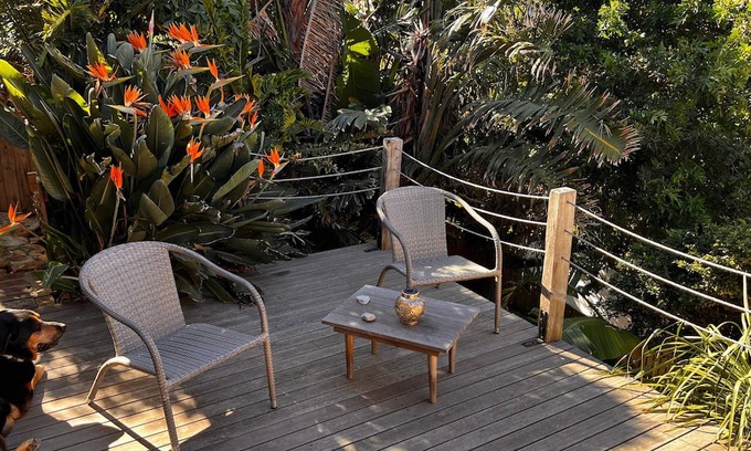 Glencairn House | Cosy, comfortable 1-bedroom house in Glencairn with sea and mountain views.