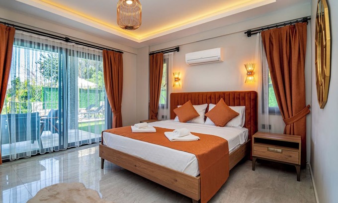 Faralya Villa | Holiday villa for 8people with 4 bedrooms, heated indoor pool, sauna and jacuzzi