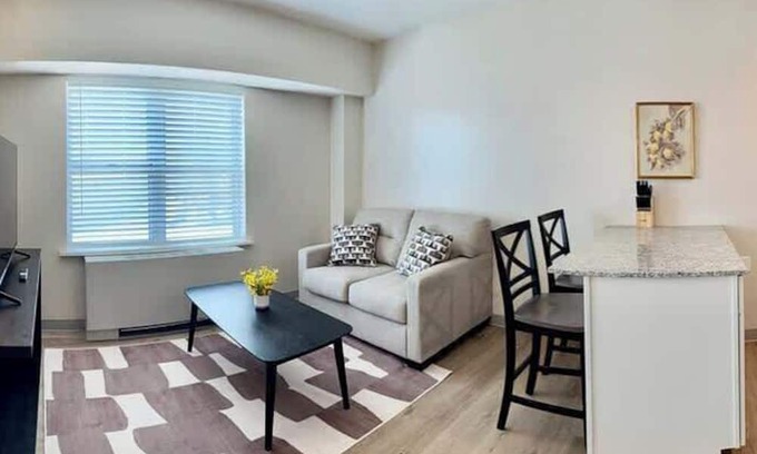 North Central Omaha Apartment | The Hanscom Summary: