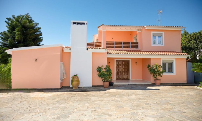 Kato Korakiana Villa | Villa marifei nRomantic luxury villa with bbq garden and swimming pool