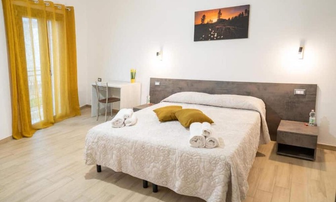 Jerzu Apartment | Triple room with private bathroom