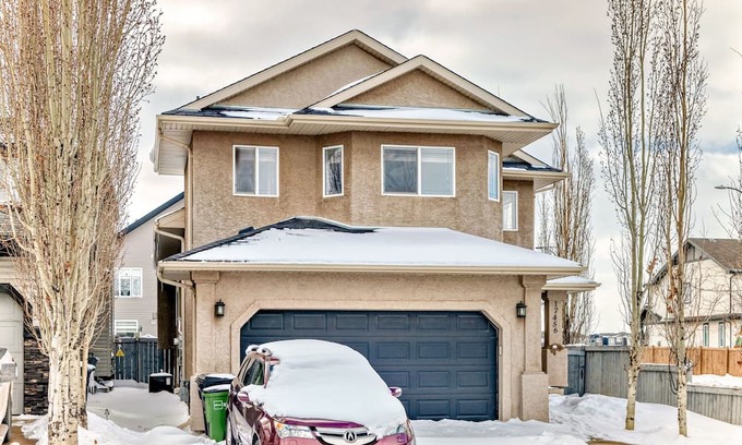 Northwest Edmonton House | Gorgeous home in Newcastle; close to many amenities