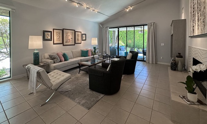 Palm Springs House | Elegant home w/ sparkling pool/spa, bbq grill - community tennis courts