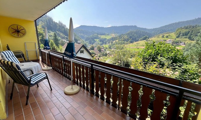 Loecherberg Apartment | Apartment 'Lehmann' with Mountain View, Balcony and Wi-Fi