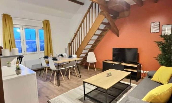 Miroir - Batignolles House | Oyon La Mancelle, 14p, 6 bdrms