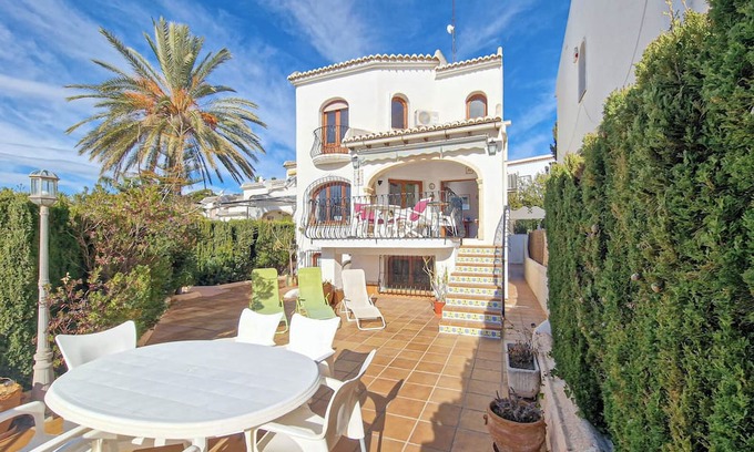 Moraira House | Holiday Home 'Isabel' with Sea View, Wi-Fi and Air Conditioning