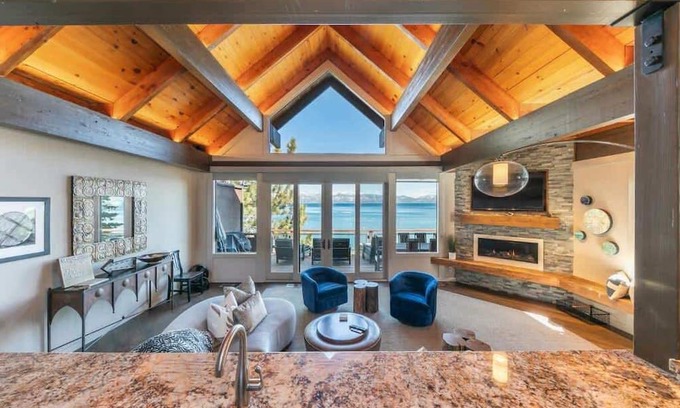 Tahoe City House | Luxurious 4 Bedroom Lakefront | Unit 131