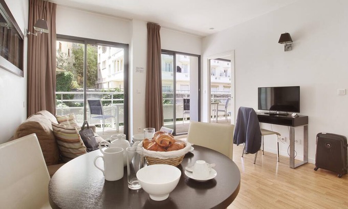 Beausoleil House | À deux pas de Monaco et des plages | T2 + balcon