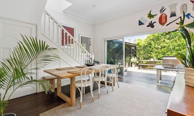 Randwick House | Schneiderhaus Bold and Bright by Centennial Park