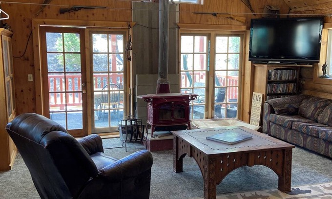 Fawnskin Cabin | Secluded 3-bedroom cabin in Fawnskin, Big Bear