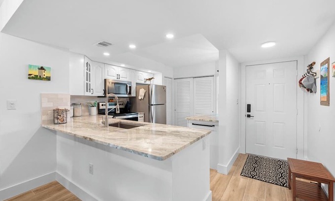 Marco Island Condo | Coastal Comfort Awaits in This 2 bedroom 2 bath Condo