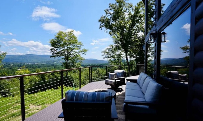 Thornton Cabin | Mountaintop Cabin with Incredible View