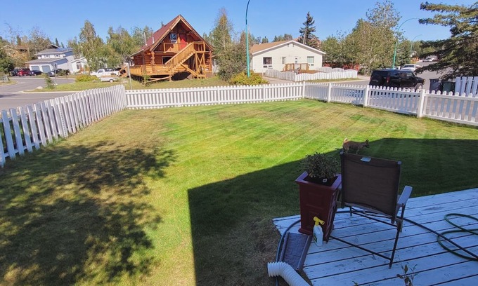 Yellowknife House | Forrest Park Secluded Backyard Nature Retreat with Private Trails Aurora Lights