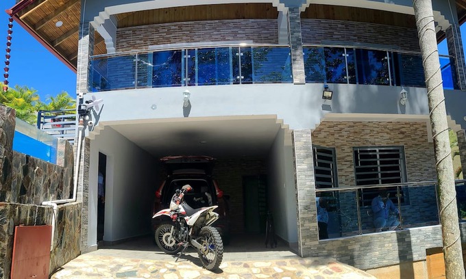Jarabacoa Villa | Jarabacoa, Beautiful villa, River Nearby Free Coffee, Wi-fi, Free Parking.