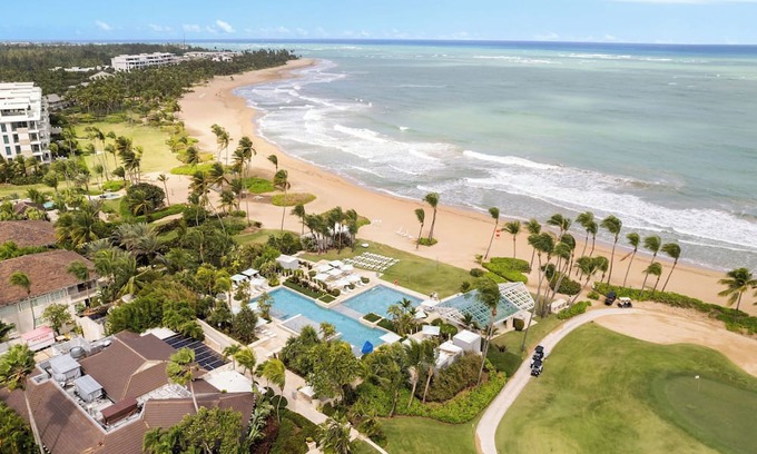 Herreras Apartment | El Yunque Penthouse - Spacious 4 Bedroom Villa in the Best Resort in Puerto Rico