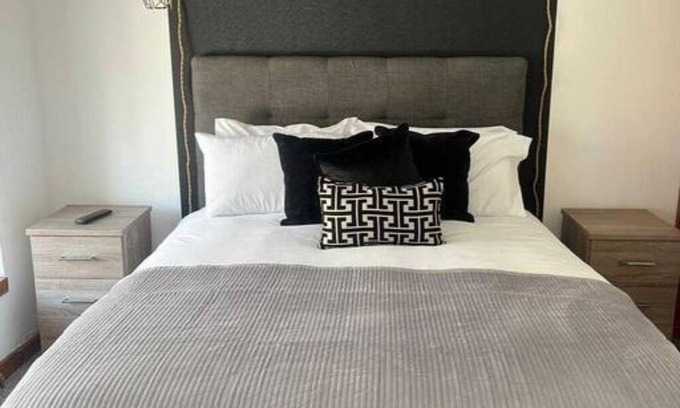 Margam Apartment | Parking, En-Suite Double Room, Kitchen