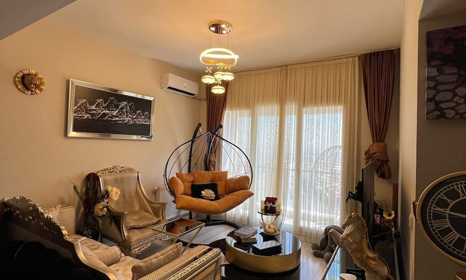 Esenyurt Apartment | Cozy 1-bedroom apartment in marvelous Istanbul with wifi and full gym.