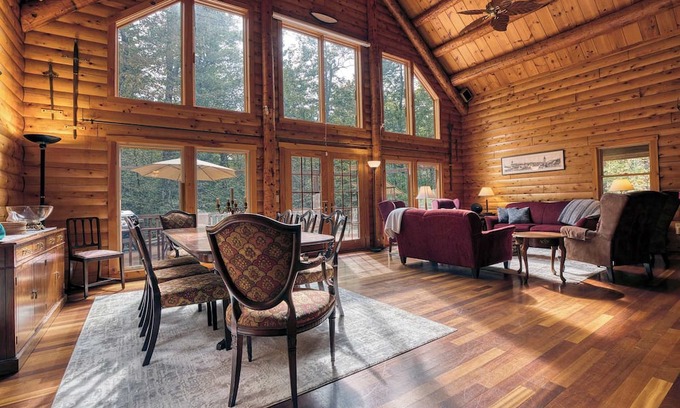 Blandford House | Tranquil Retreat 6-BRs Total in the Berkshires